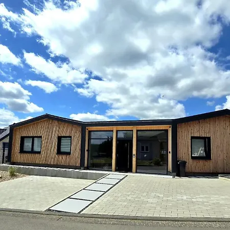 Hunsruecker Tiny Ferien L *